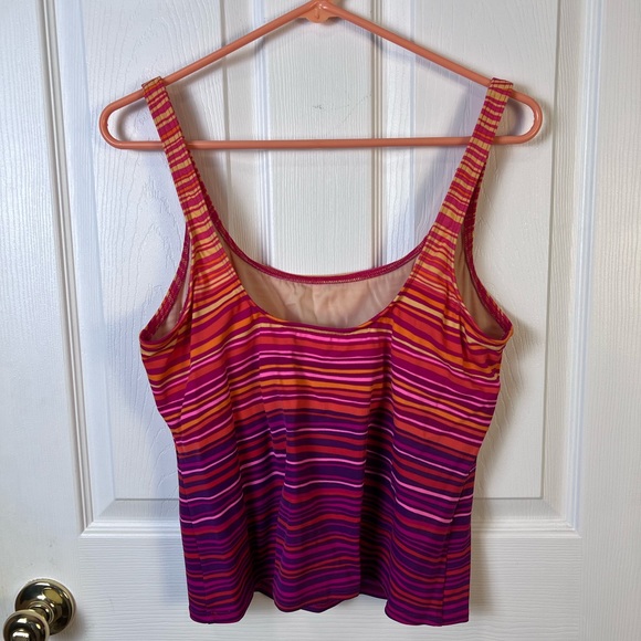 Lands End Size 18 Swim Tank w/ Shelf Bra - Picture 2 of 4